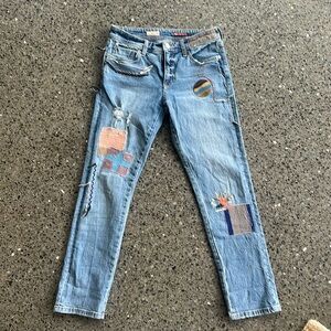 Pilcro, slim boyfriend, fun embroidered jeans, sz 27, EUC